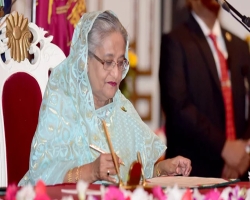 ভুল পথে চলছে বাংলাদেশ, ভালো করছেন প্রধানমন্ত্রী শেখ হাসিনা